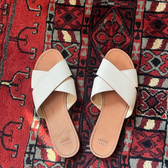 Excellent condition Stuart Weitzman crisscross white slides - Picture 1 of 3